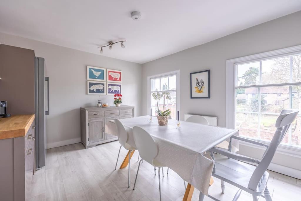 Beautiful & Spacious Retreat In Winchester Esterno foto
